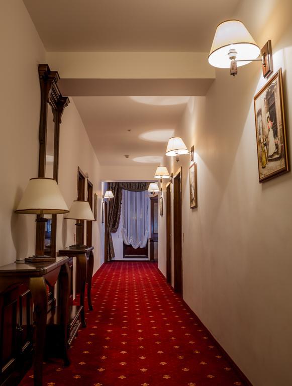 מלון Zărneşti Emire Boutique מראה חיצוני תמונה