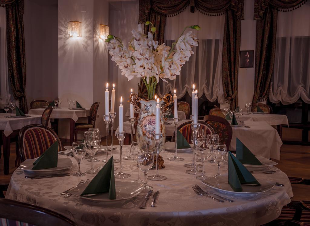 מלון Zărneşti Emire Boutique מראה חיצוני תמונה